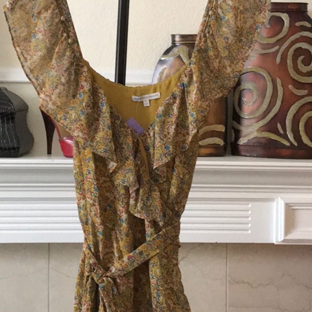 DRESSES… DRESSES…. NEW - Picture 5 of 5